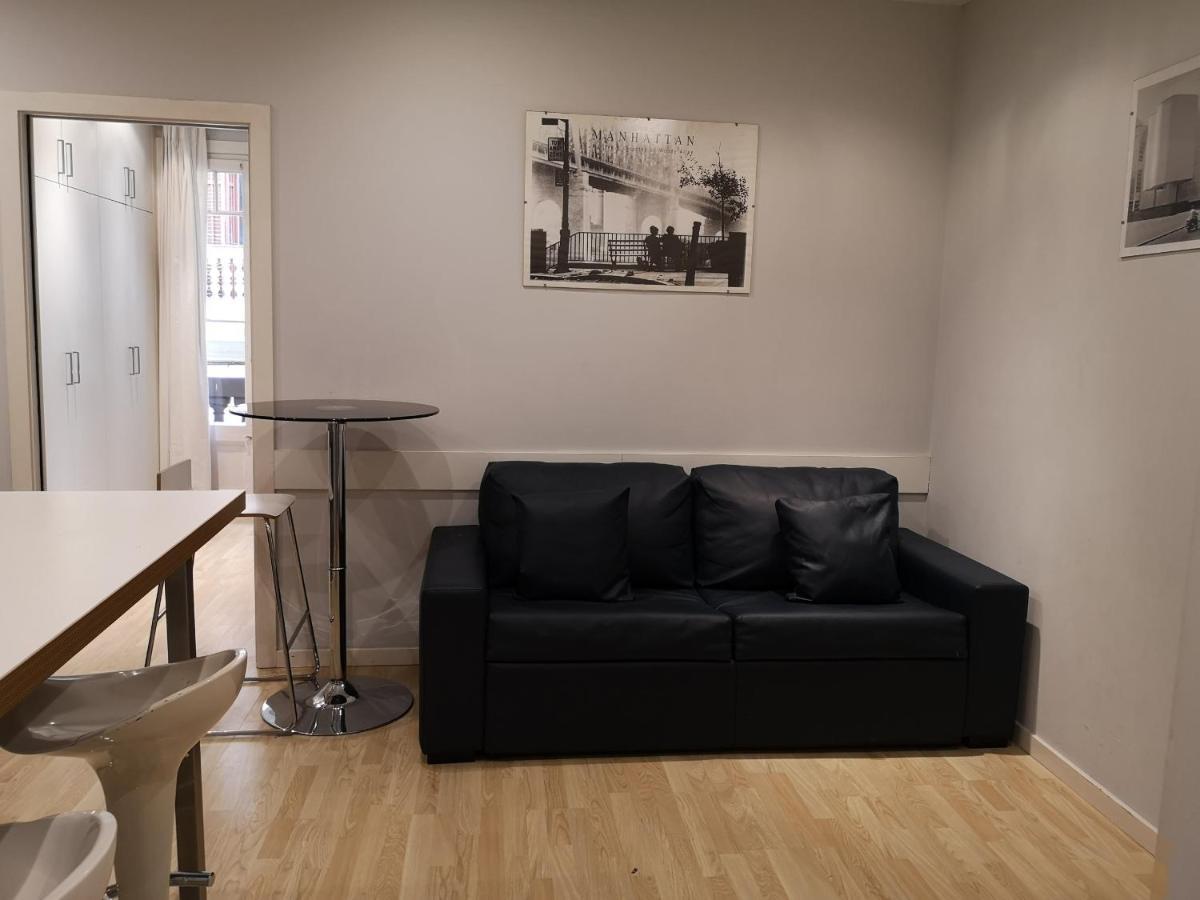 Aparteasy - Gracia Apartments バルセロナ エクステリア 写真
