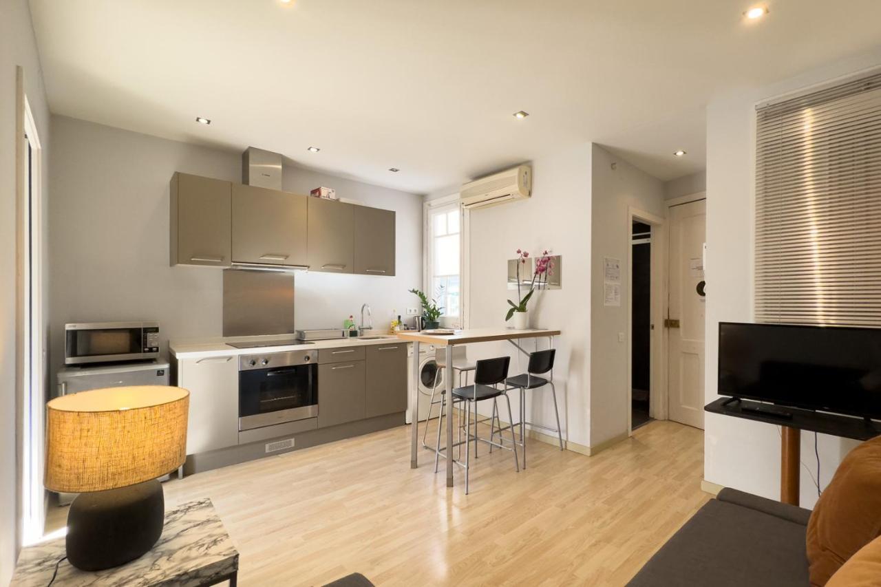 Aparteasy - Gracia Apartments バルセロナ エクステリア 写真