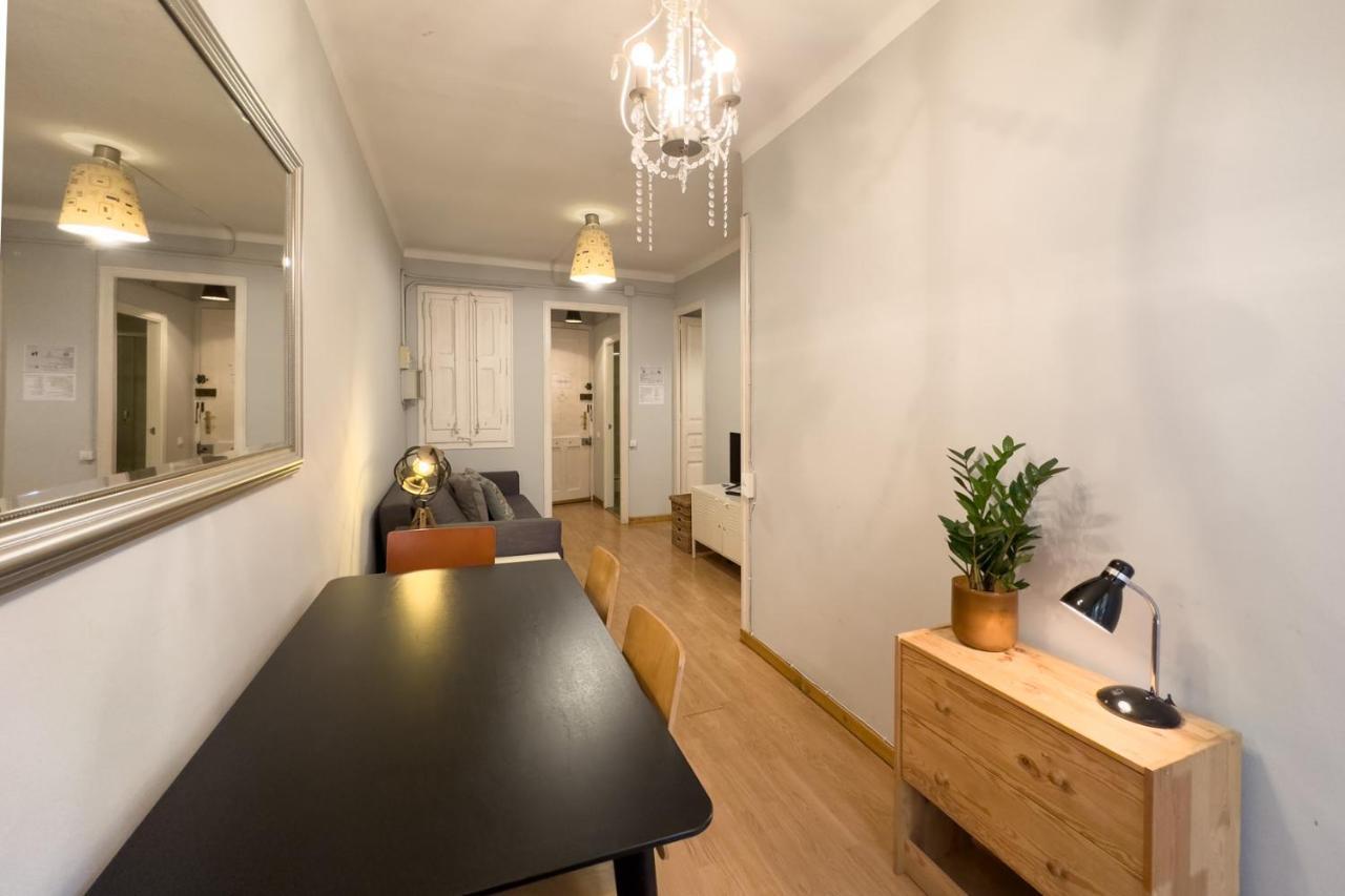 Aparteasy - Gracia Apartments バルセロナ エクステリア 写真