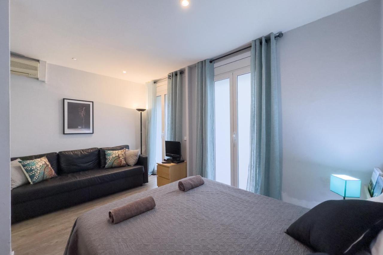 Aparteasy - Gracia Apartments バルセロナ エクステリア 写真