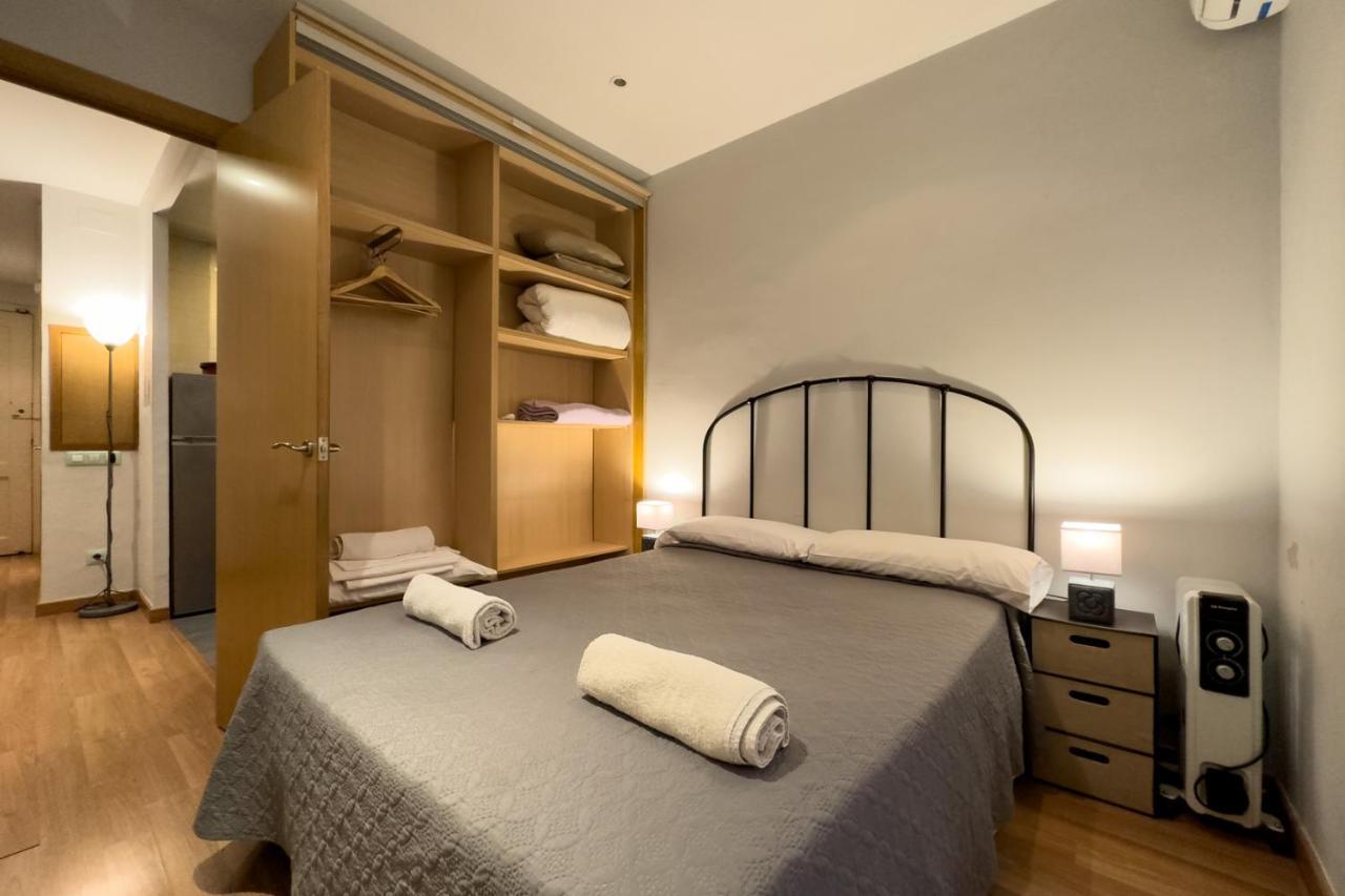 Aparteasy - Gracia Apartments バルセロナ エクステリア 写真