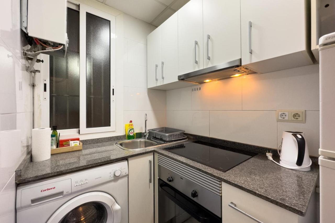 Aparteasy - Gracia Apartments バルセロナ エクステリア 写真